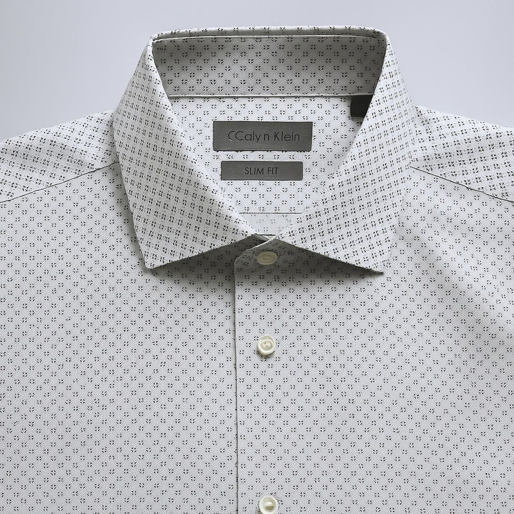 Calvin Klein Men’s Button Down Dress Shirt Size 16 34/35 in Non Iron Dot Pattern